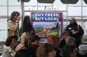 20110606_urbanagbuylocal sign that says buy fresh, buy local