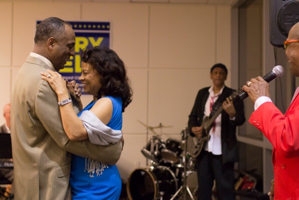 Gary Bell dances with his wife Shelley at a campaign fundraiser. (Photo: Avni Nijhawan)