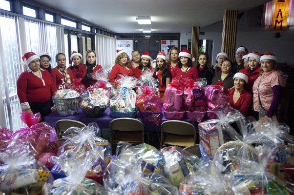 Latina Center volunteers helped organize the event. (Photo by: Tyler Orsburn)