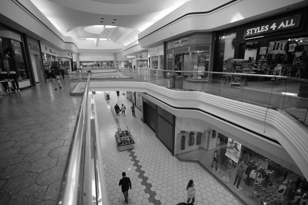 Once full of shoppers, and hopes, Hilltop Mall faces an